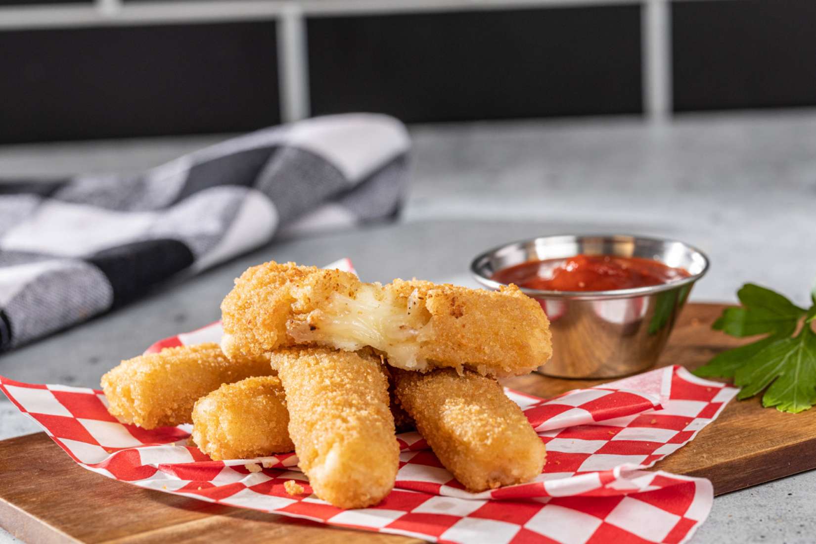 Luigi® Breaded Mozzarella Sticks